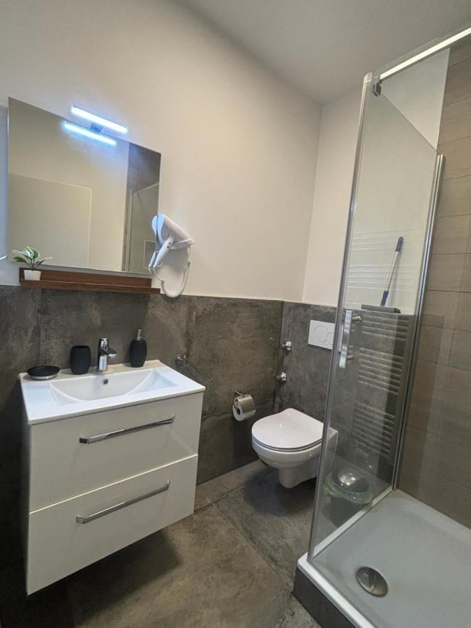 Lenti Duesseldorfer Apartment'S ภายนอก รูปภาพ