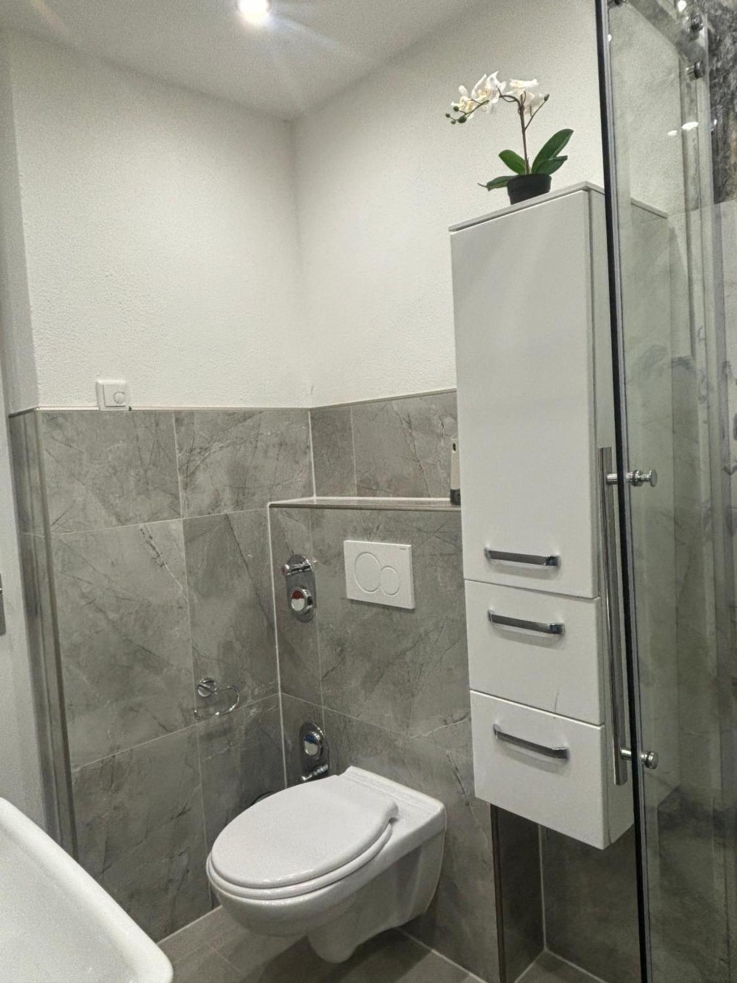 Lenti Duesseldorfer Apartment'S ภายนอก รูปภาพ